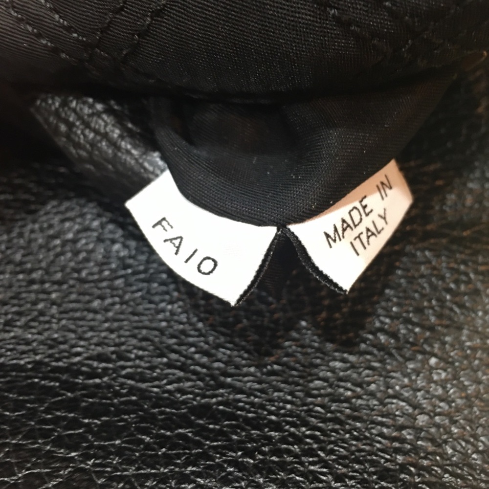 MARC JACOBS Small Quilted Chain Crossbody - Picture 11 of 14